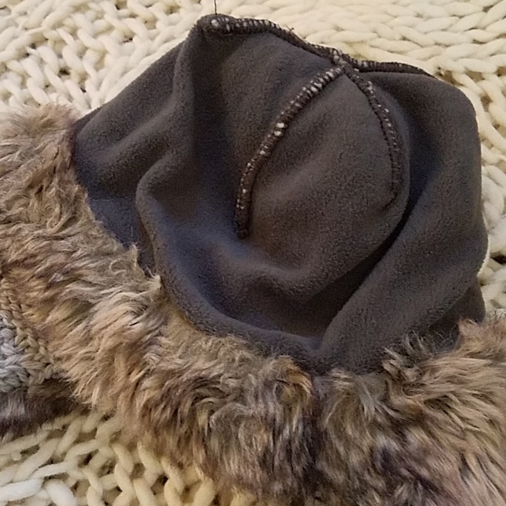 Winter hat - Picture 3 of 3